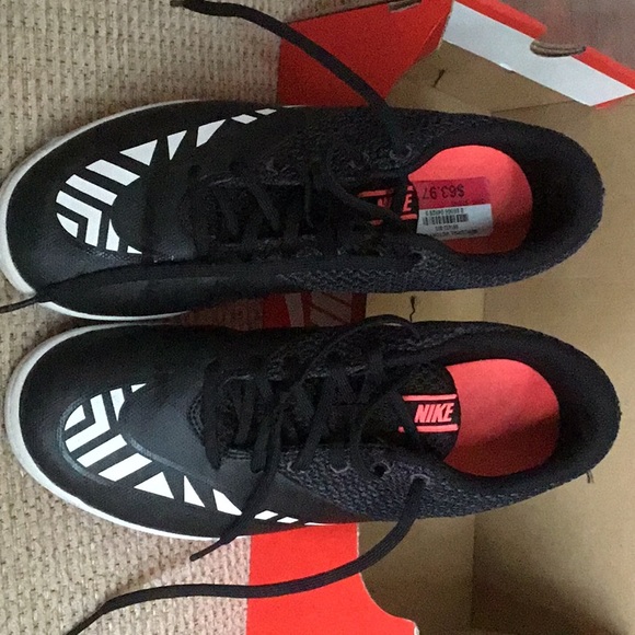 Nike - Picture 3 of 4